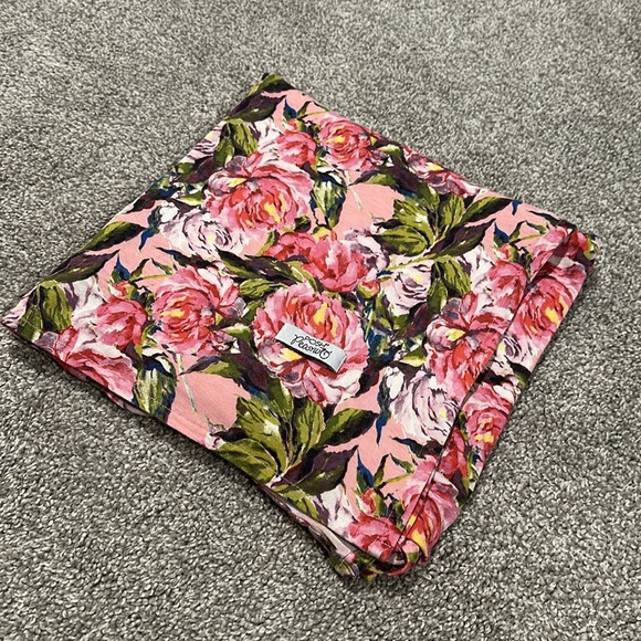 Posh Peanut OG Bamboo Print Lillian Floral Swaddle Blanket 47 x 47 - Picture 1 of 8
